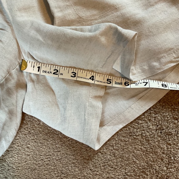 Amazon Essentials Women's Tan Cargo Shorts - Picture 3 of 6